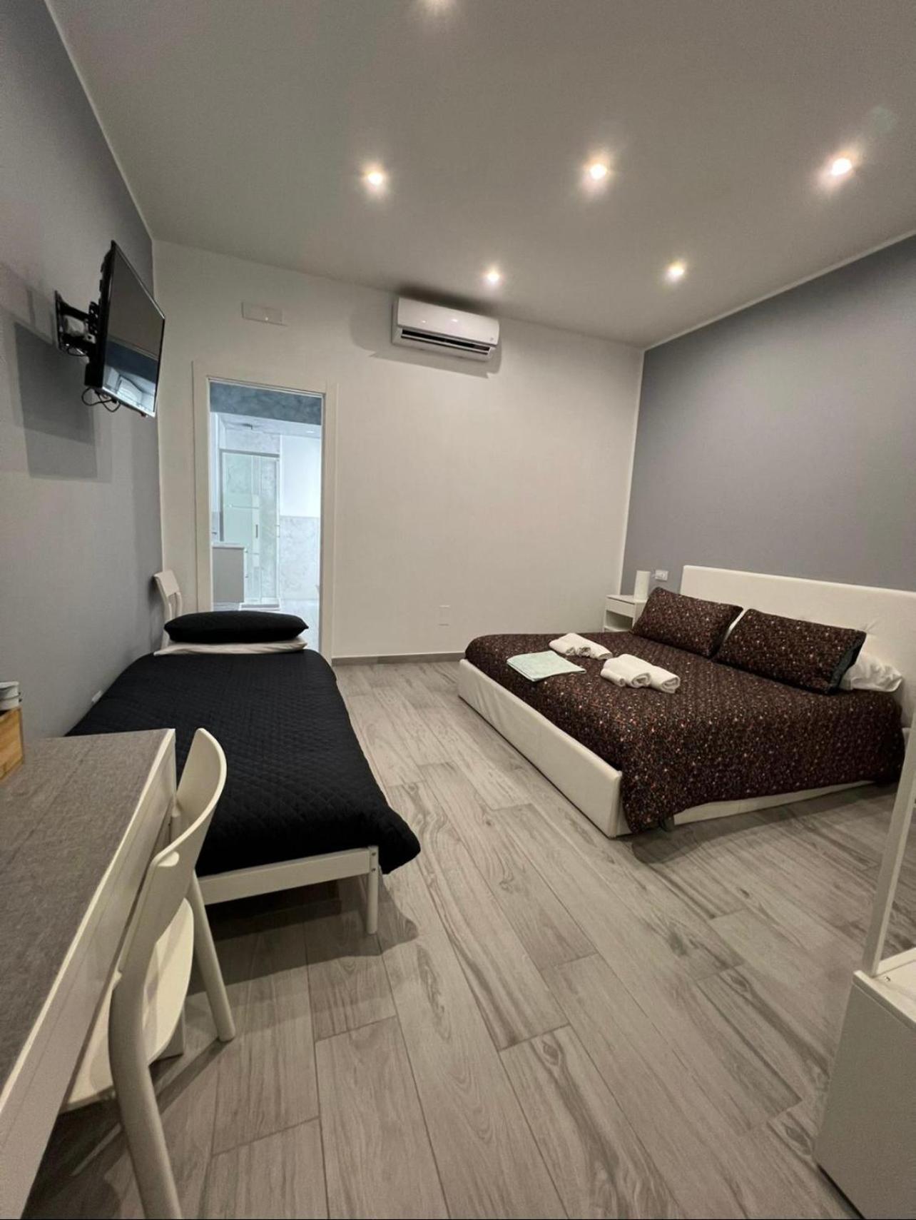 Giufra Hotel Бари Екстериор снимка